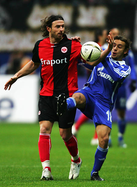 逼迫曼联更 逼迫曼联更